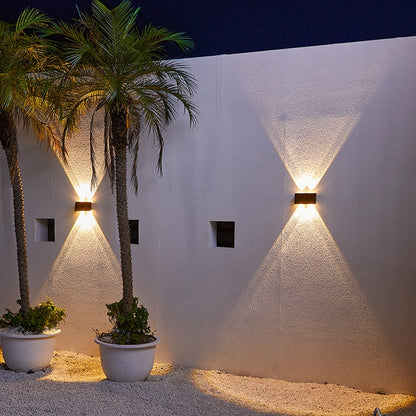 SolarRay – Sleek Solar Wall Lamp for Stylish Exteriors