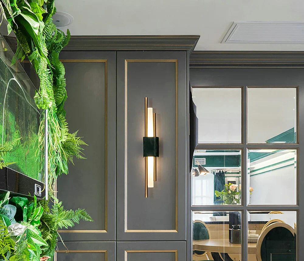 StoneGlow – Modern Marble Wall Lamp with LED Technology