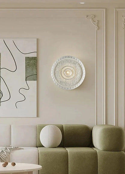 LuxeBeam – Classic Retro Wall Lamp for Exclusive Rooms