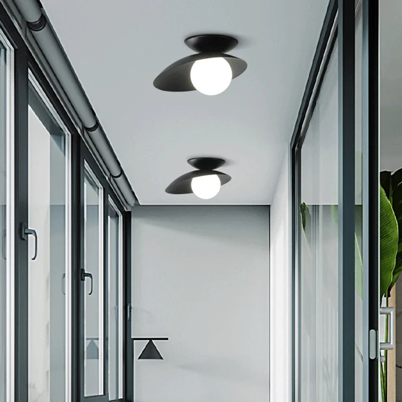 MinimalBeam – Sleek Wall Lamp with Energy-Efficient LED