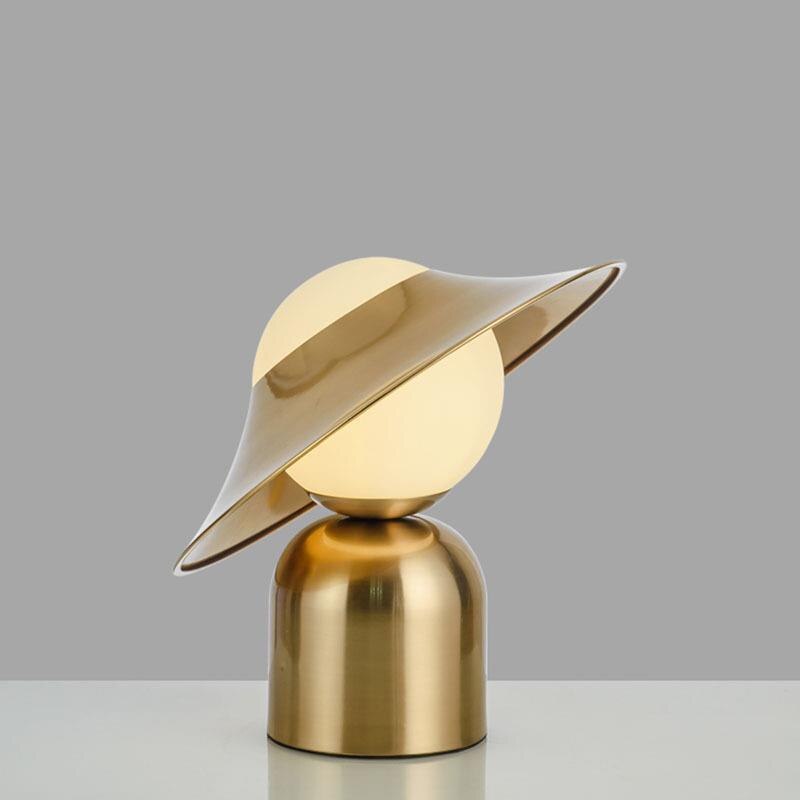 GoldenGlow – Lampe de table de style nordique en or
