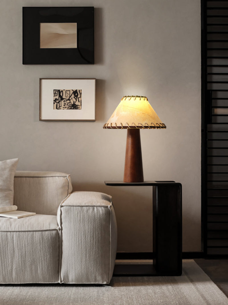 TranquilBeam – Lámpara de Mesa Wabi-Sabi para Espacios Tranquilos