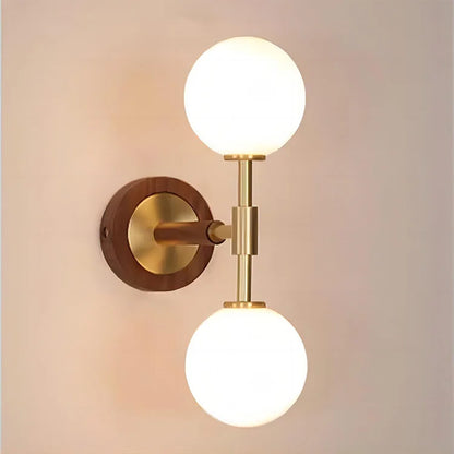 BrassBeam – Refined Brass Wall Lamp with Clean Lines