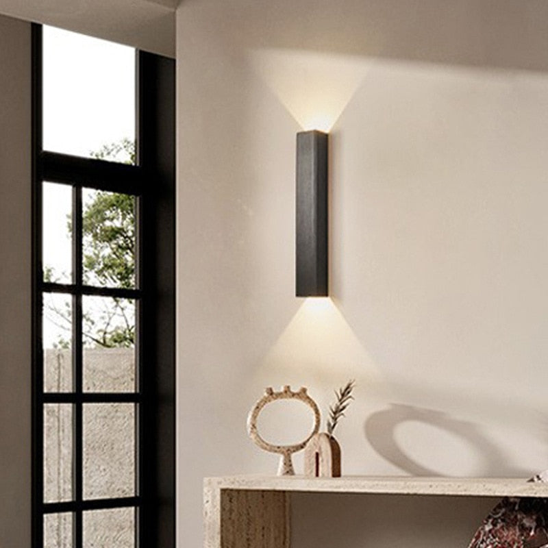 BeamLuxe – Lámpara Exterior Elegante para Espacios Contemporáneos