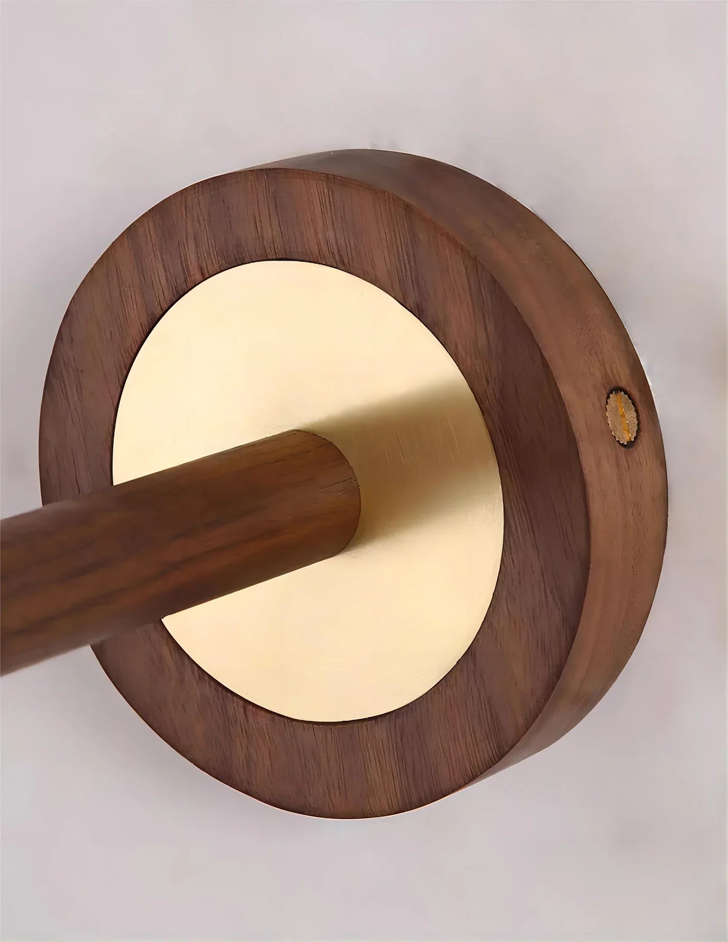 BrassBeam – Refined Brass Wall Lamp with Clean Lines