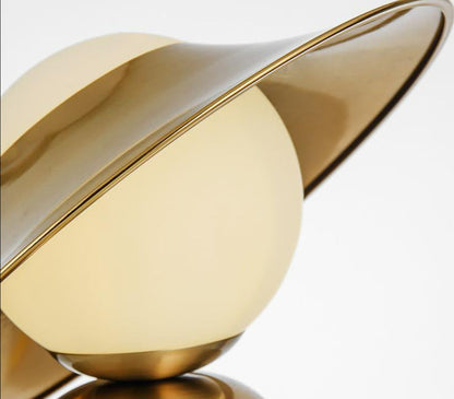 GoldenGlow – Lampe de table de style nordique en or