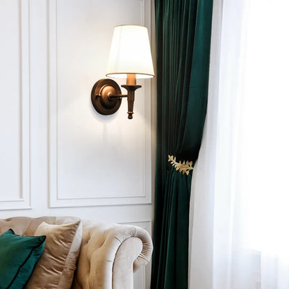 BeamGlow – LED Wall Lamp with Stylish American Design