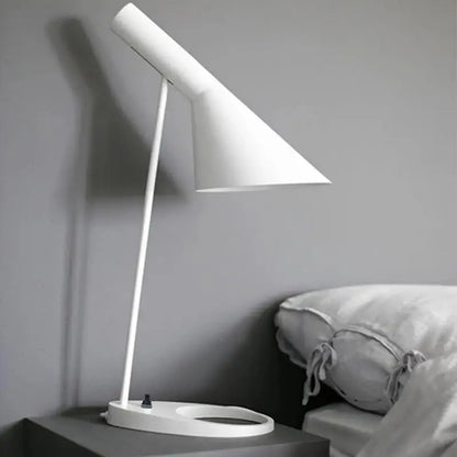 Metaluxe – Premium Modern Table Lamp