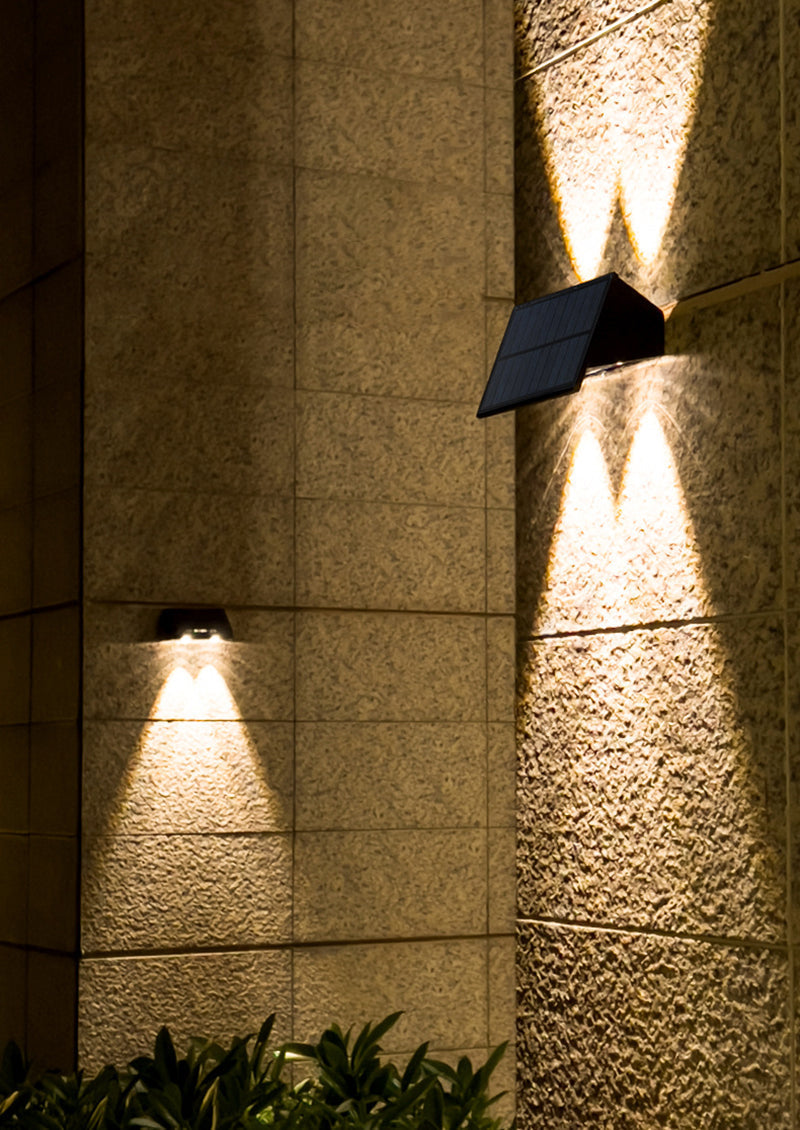 SensorGlow - Bevægelsesaktiveret Solvæglampe