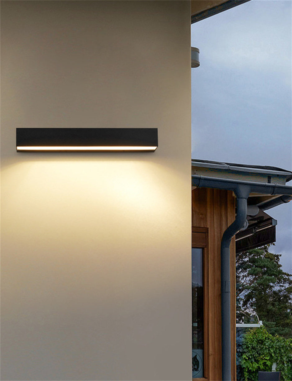 GardenLux – Elegant Wall Lamp for Garden with Luxurious Glow