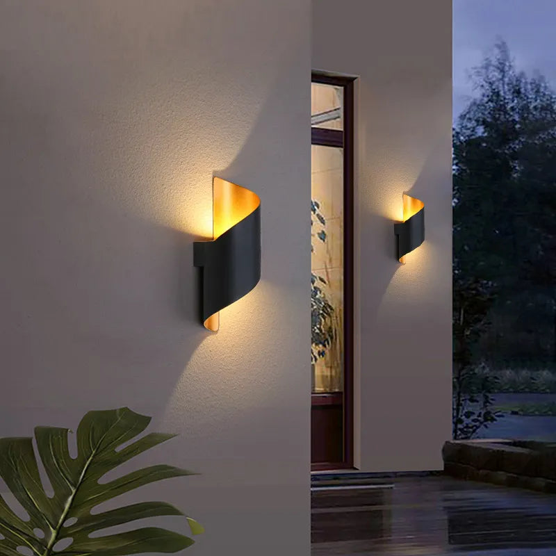 IronEdge – Modern Wall Light Crafted from Iron and Acrylic