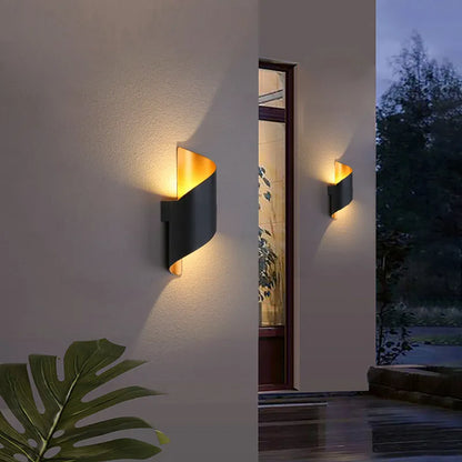 IronEdge – Modern Wall Light Crafted from Iron and Acrylic