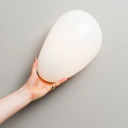 GlamGlow – Wandlampe aus farbigem Glas mit künstlerischem Flair