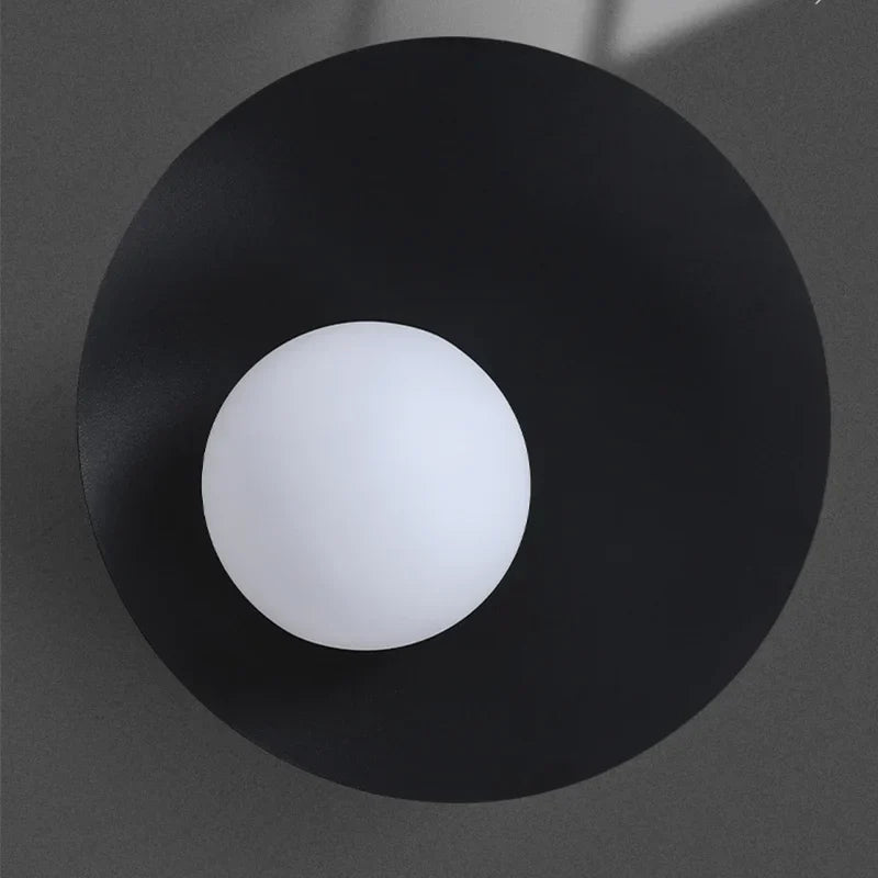 MinimalBeam – Sleek Wall Lamp with Energy-Efficient LED