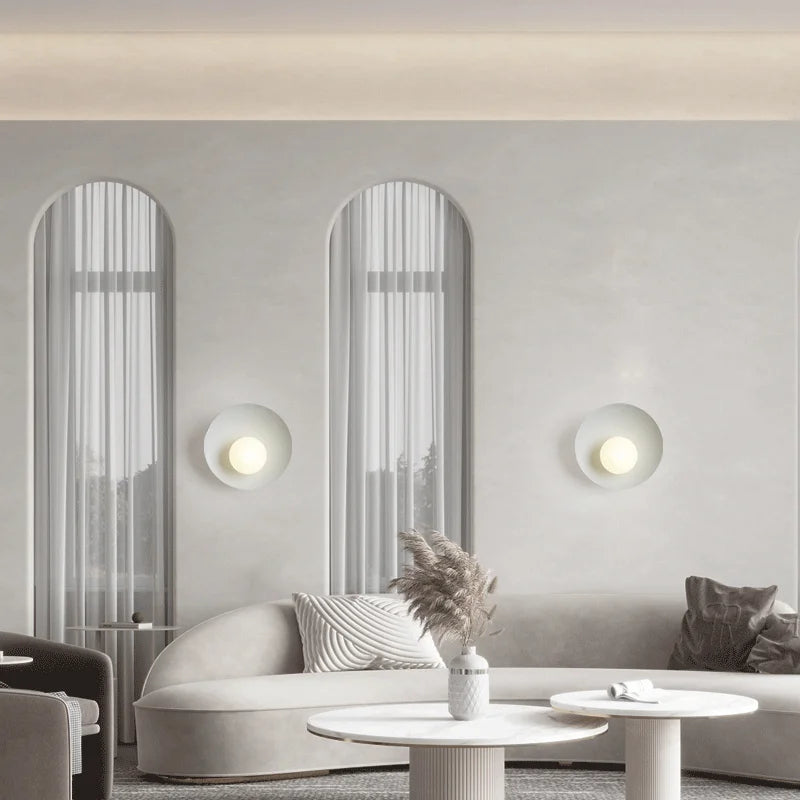 MinimalBeam – Sleek Wall Lamp with Energy-Efficient LED