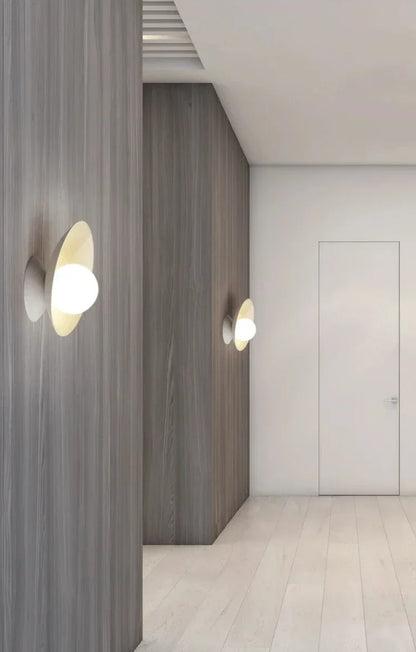 MinimalBeam – Sleek Wall Lamp with Energy-Efficient LED
