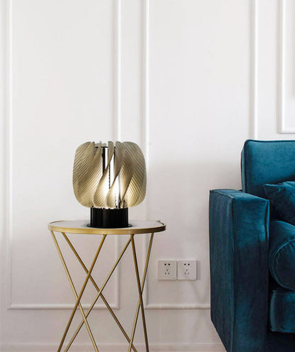 FloraGlow – Lámpara de Mesa Decorativa Elegante