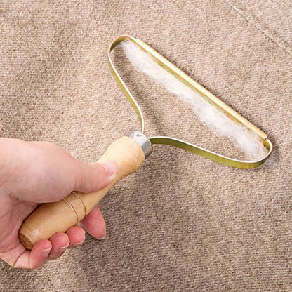 FluffFree Carpet Scraper - Ergonomic Tool for Effortless Fluff & Fur Removal-2