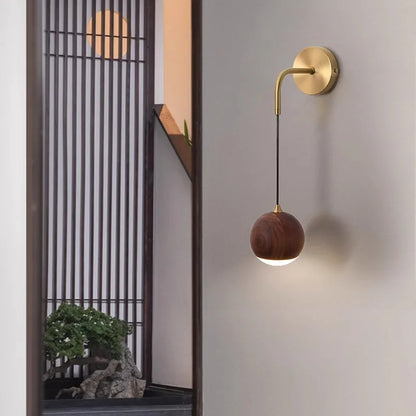 WalnutBeam – Sleek Walnut Wall Lamp for Warm Lighting