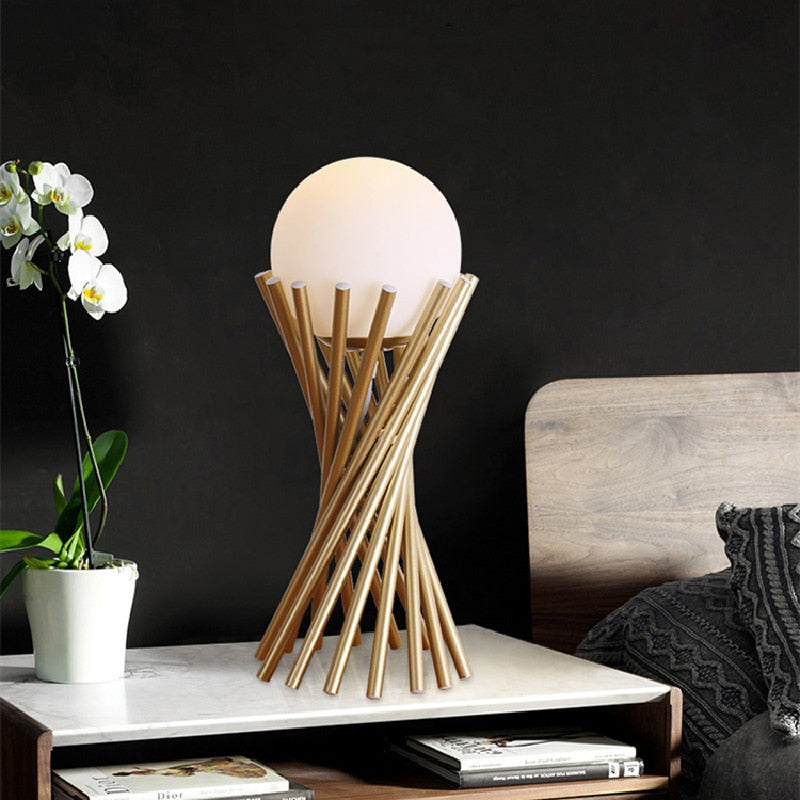 SphereBeam – Lámpara de Mesa Contemporánea para un Ambiente Chic