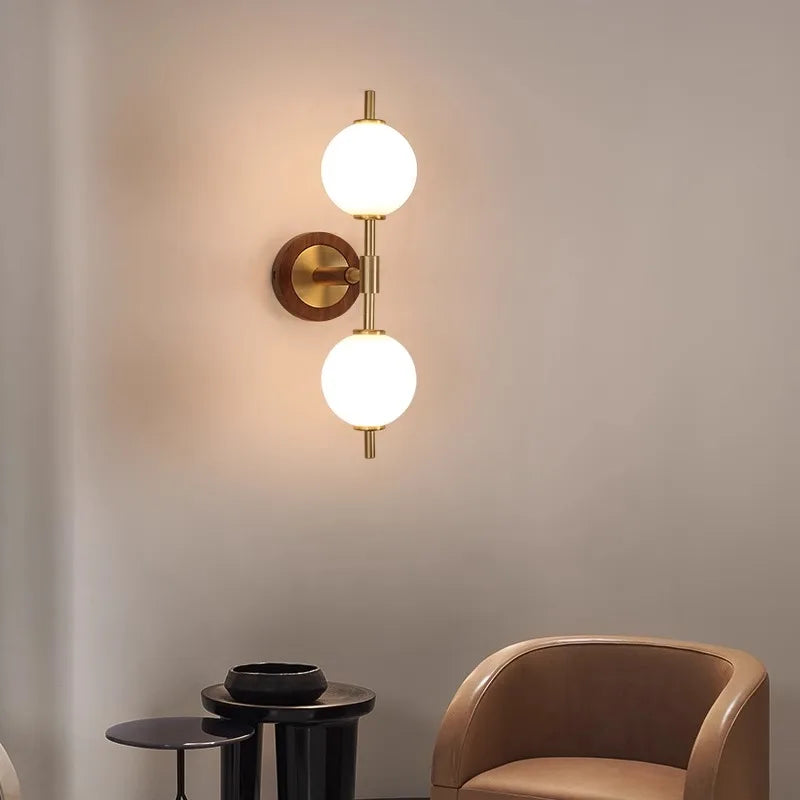 BrassBeam – Refined Brass Wall Lamp with Clean Lines