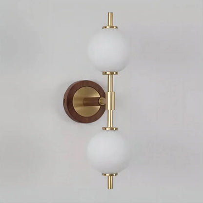 BrassBeam – Refined Brass Wall Lamp with Clean Lines