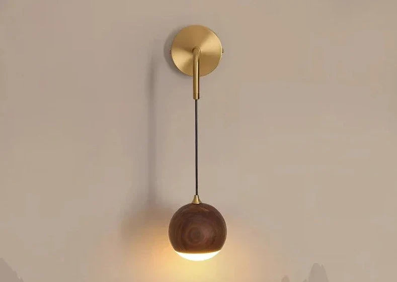 WalnutBeam – Sleek Walnut Wall Lamp for Warm Lighting