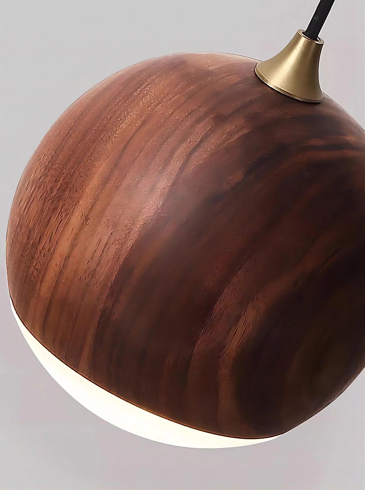 WalnutBeam – Sleek Walnut Wall Lamp for Warm Lighting