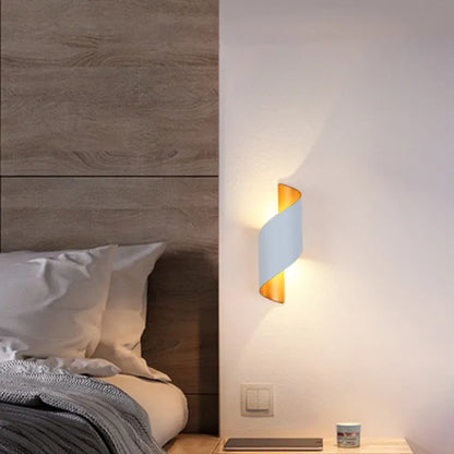 IronEdge – Modern Wall Light Crafted from Iron and Acrylic