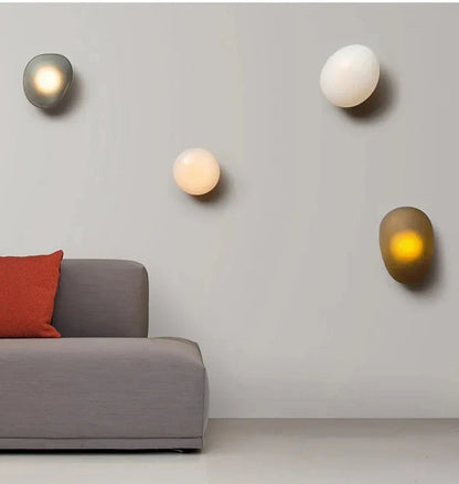 GlamGlow – Wandlampe aus farbigem Glas mit künstlerischem Flair