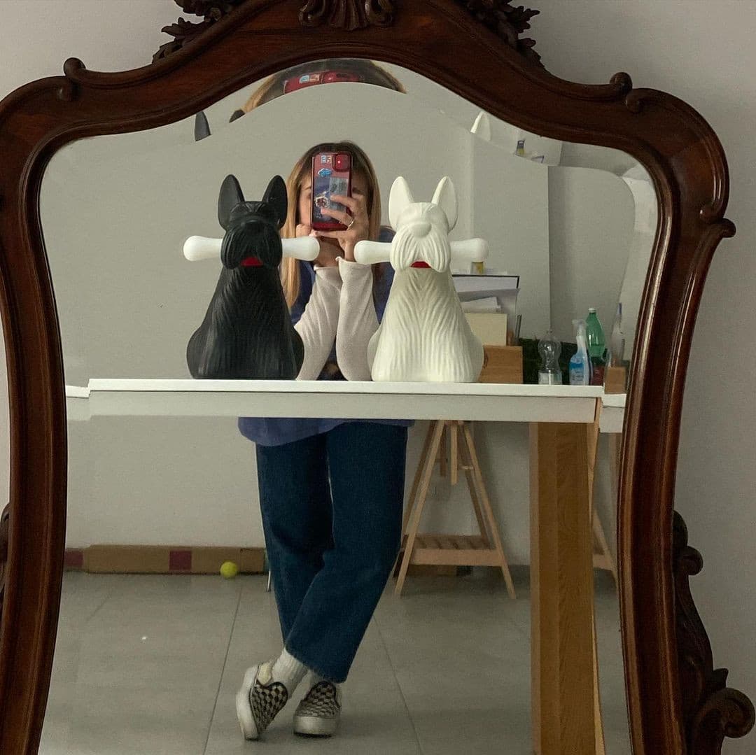 PuppyShine – Lámpara de Mesa LED de Perro Scottie Juguetón