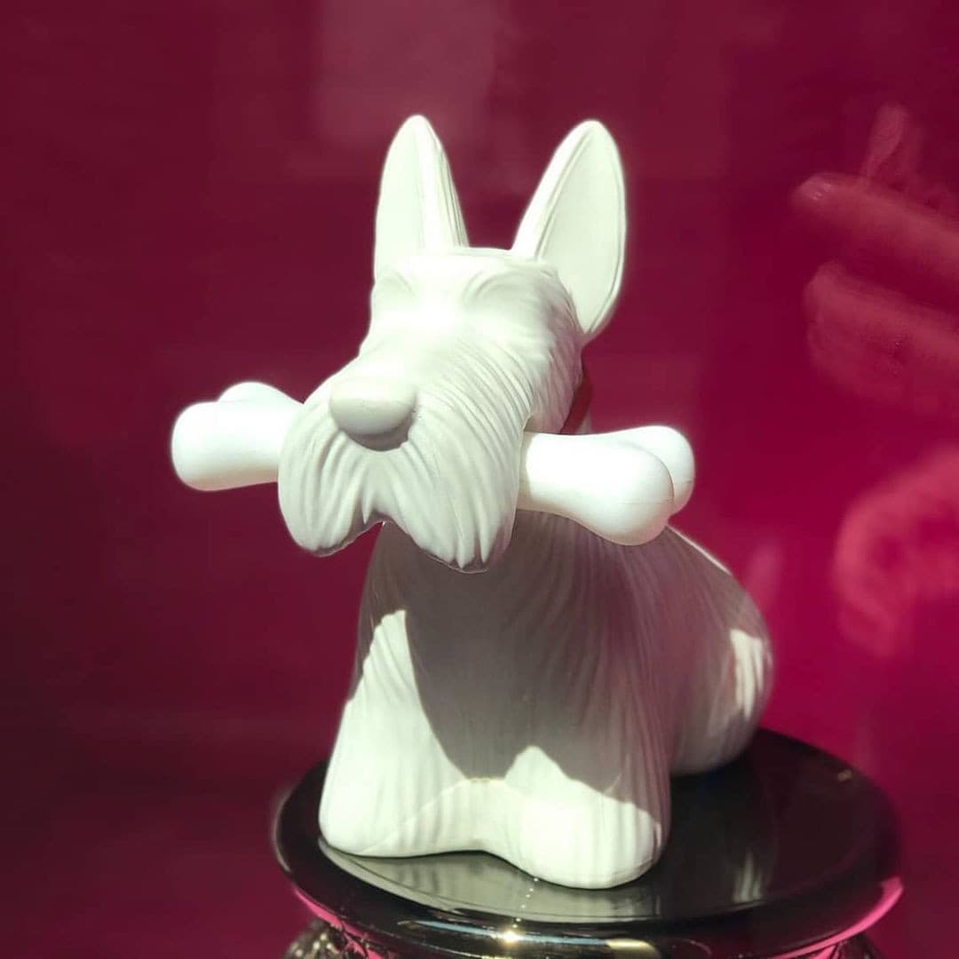 PuppyShine – Lámpara de Mesa LED de Perro Scottie Juguetón