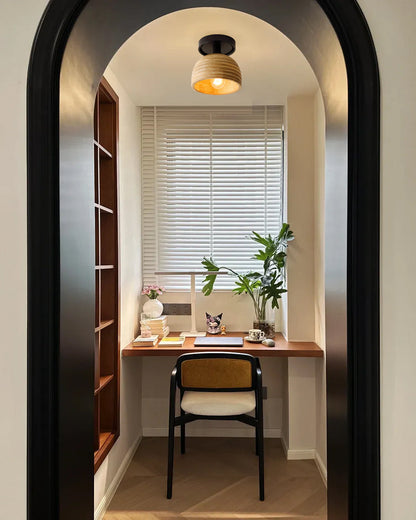 TimberGlow - Loftlampe med trædetaljer og indbydende glød