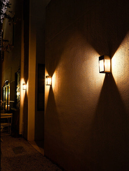 GlowHaven – Wall Lamp for Garden Fences with Inviting Light