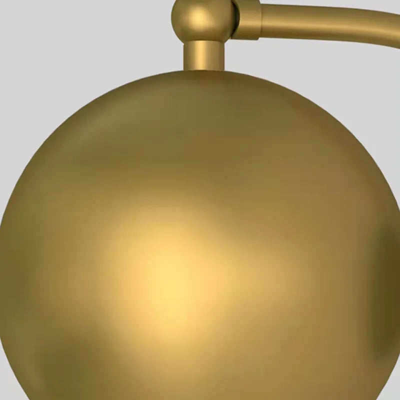 AntiqueAura – Klassisk Vintage Væglampe med Stik til Elegante Rum