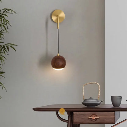 WalnutBeam – Sleek Walnut Wall Lamp for Warm Lighting
