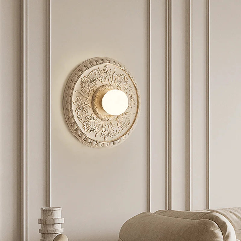 LuxeBeam – Classic Retro Wall Lamp for Exclusive Rooms