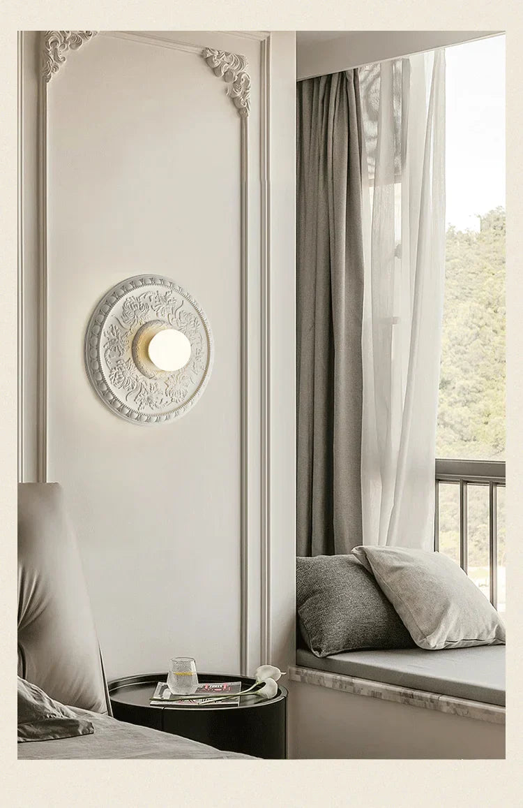 LuxeBeam – Classic Retro Wall Lamp for Exclusive Rooms
