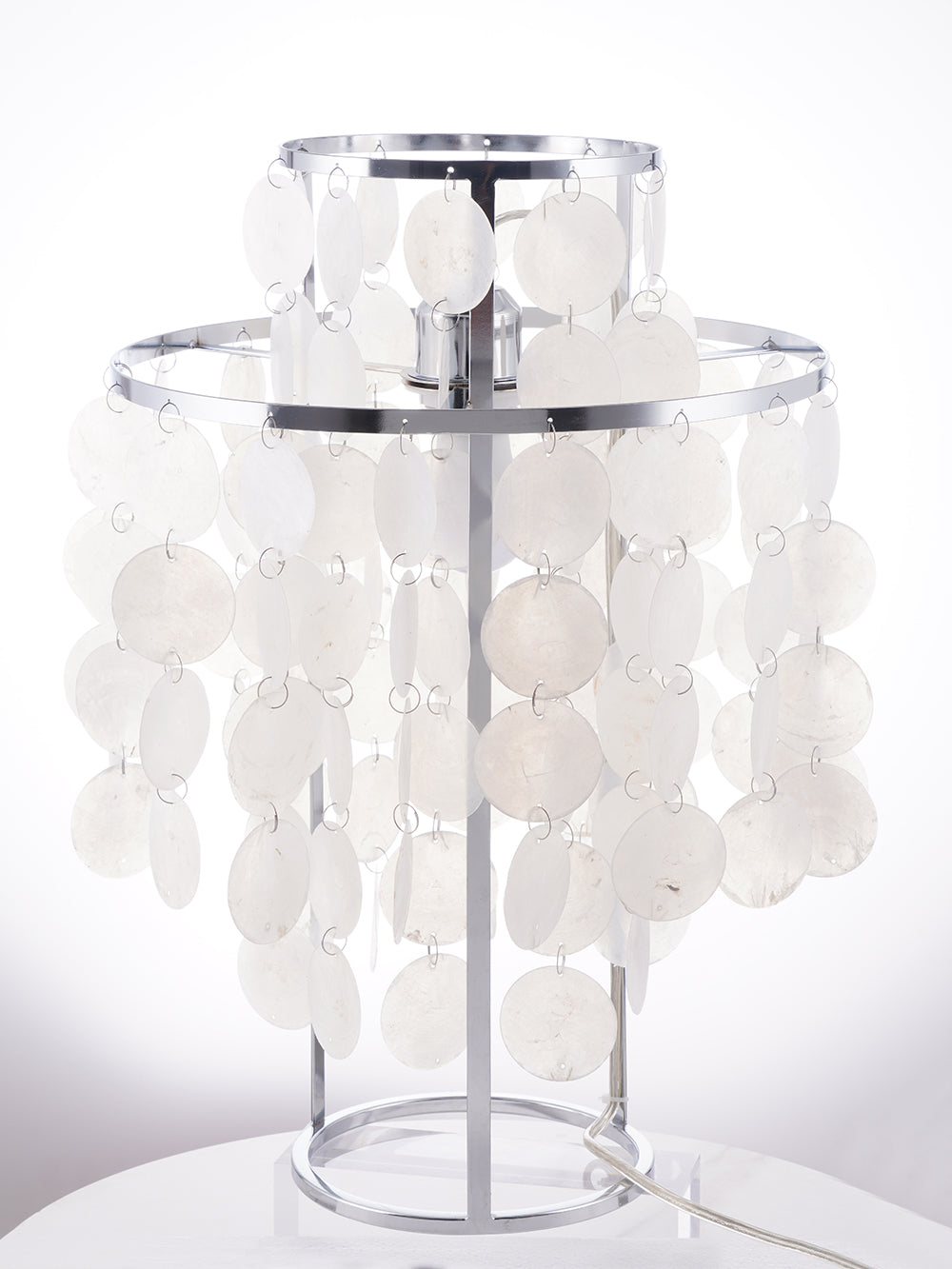 ShellLuxe - Table Lamp with Graceful Seashell Form and Comfortable Glow