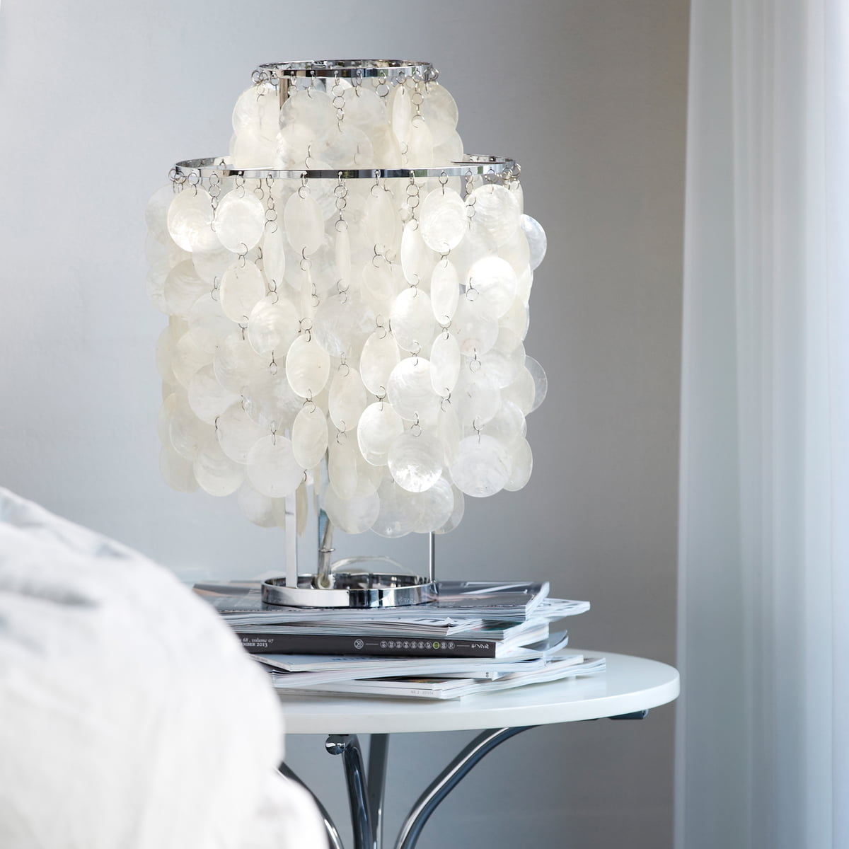 ShellLuxe - Table Lamp with Graceful Seashell Form and Comfortable Glow