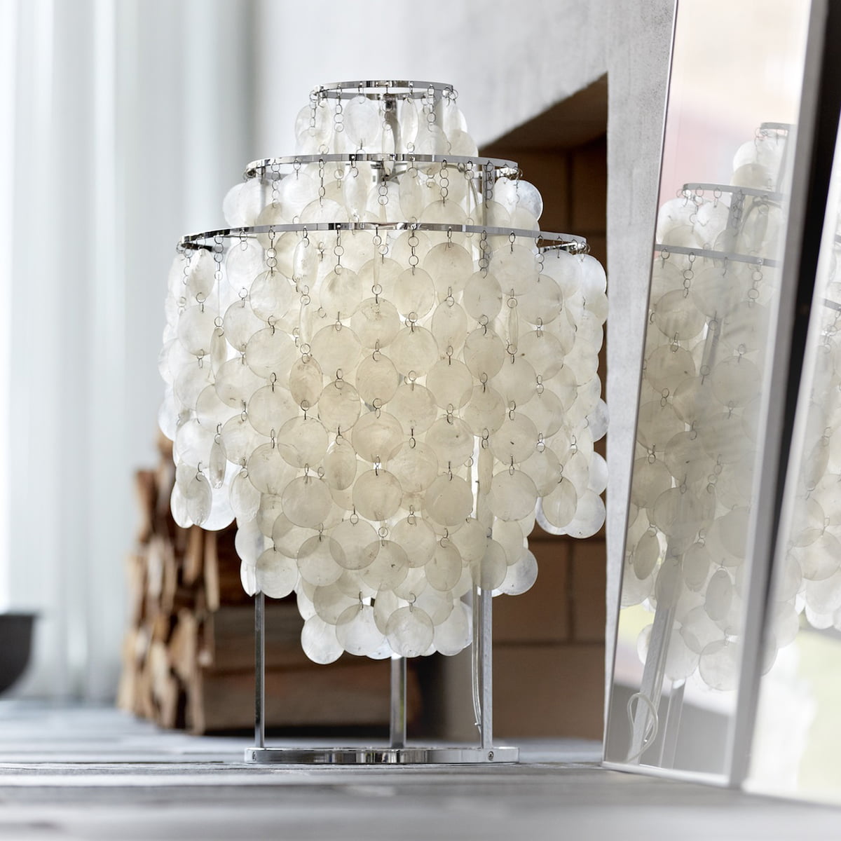 ShellLuxe - Table Lamp with Graceful Seashell Form and Comfortable Glow
