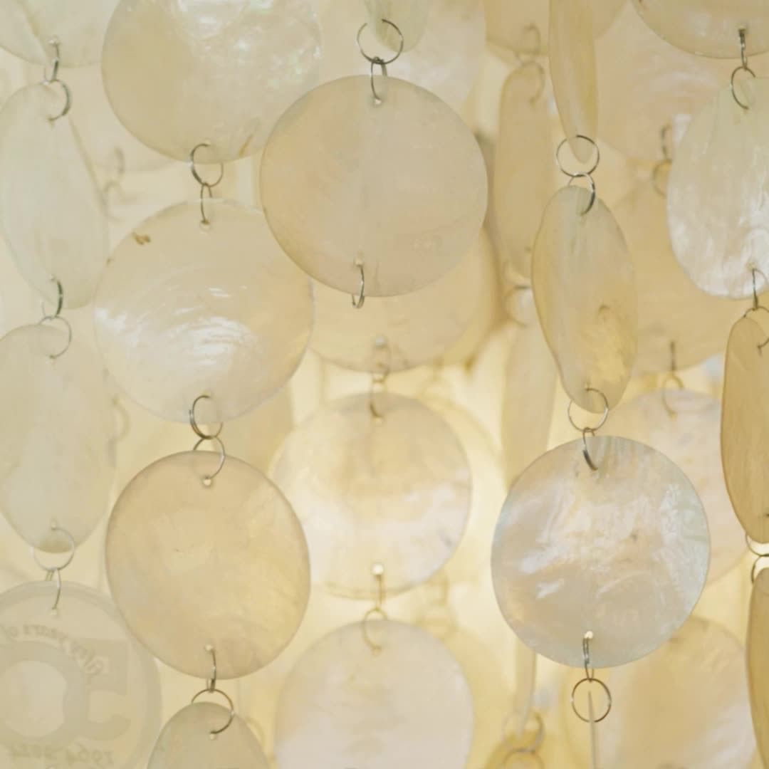 ShellLuxe - Table Lamp with Graceful Seashell Form and Comfortable Glow