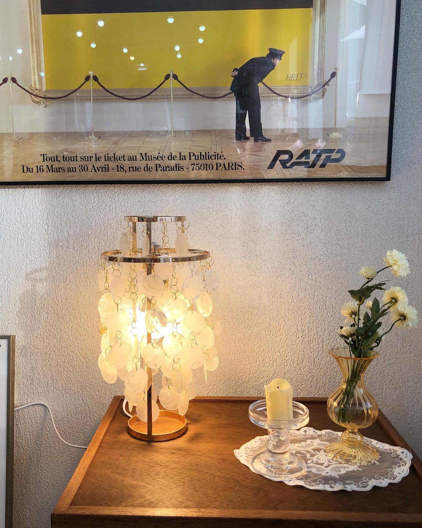 ShellLuxe - Table Lamp with Graceful Seashell Form and Comfortable Glow