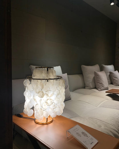 ShellLuxe - Table Lamp with Graceful Seashell Form and Comfortable Glow