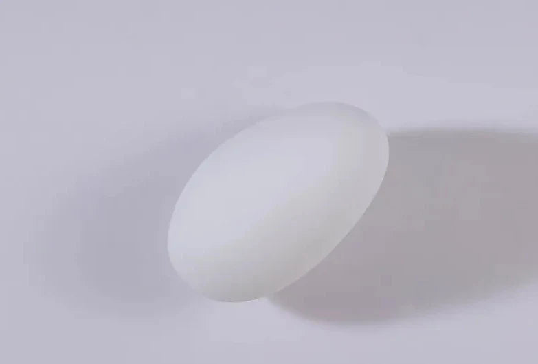 GlamGlow – Wandlampe aus farbigem Glas mit künstlerischem Flair