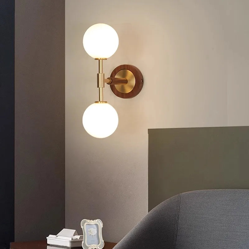 BrassBeam – Refined Brass Wall Lamp with Clean Lines