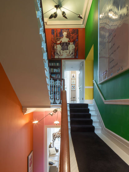 LuxeAura - Loftlampe med serge-inspireret design og raffineret lys