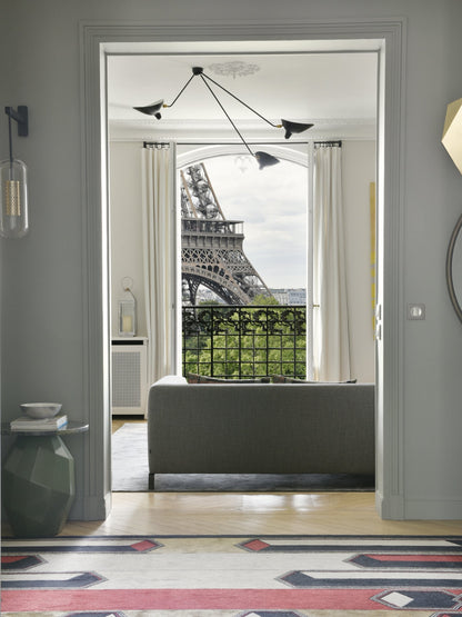 LuxeAura - Loftlampe med serge-inspireret design og raffineret lys