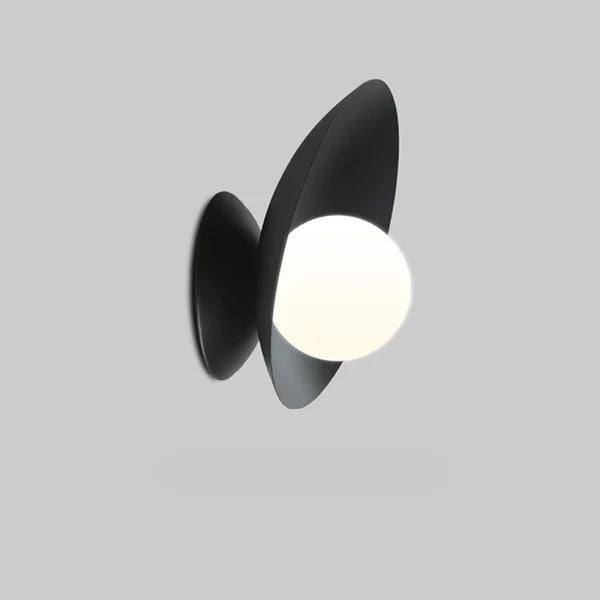 MinimalBeam – Sleek Wall Lamp with Energy-Efficient LED