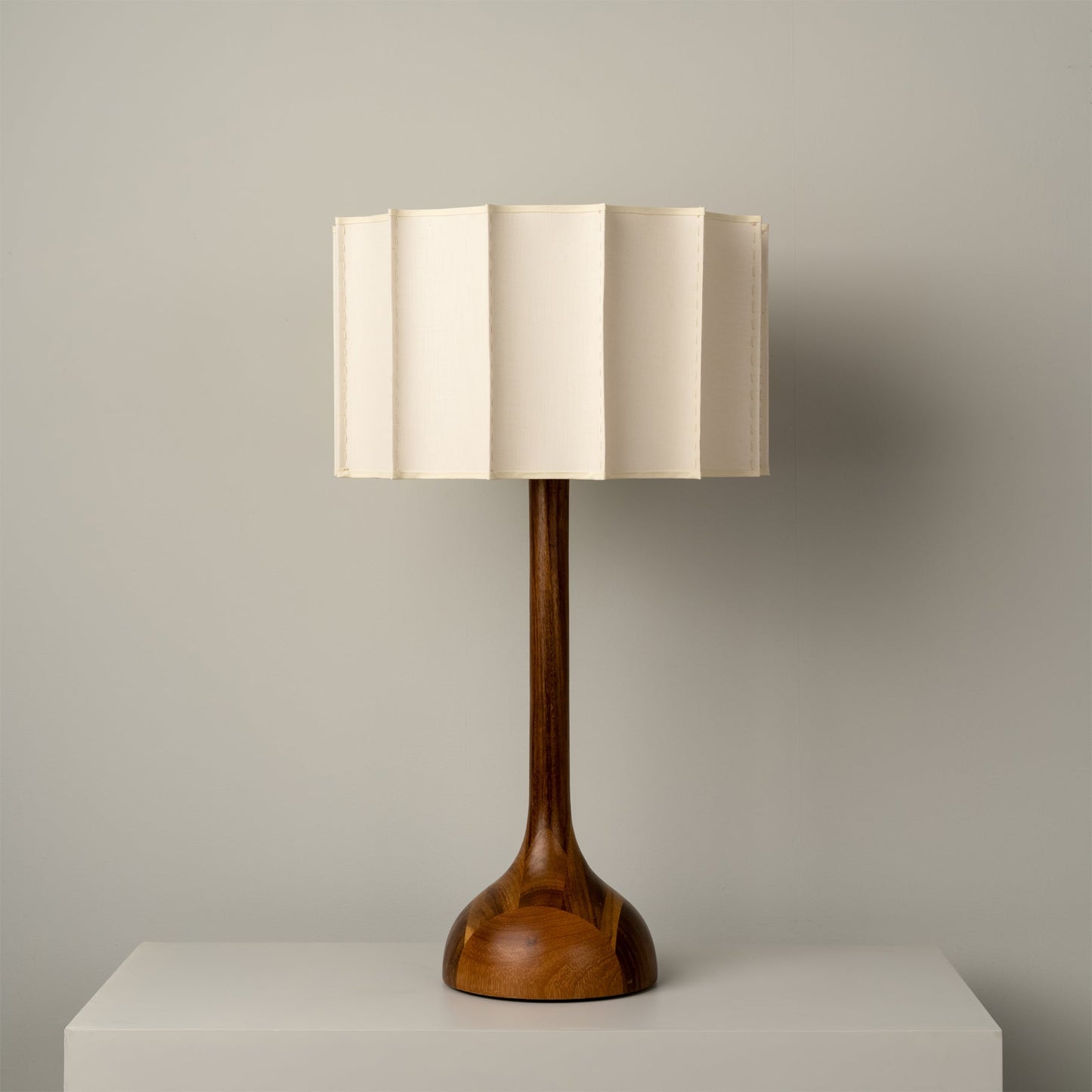 GlowNest – Stylish Table Lamp with Warm Ambience